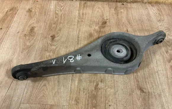 Volvo V70 Rear upper control arm/wishbone 6G915K652
