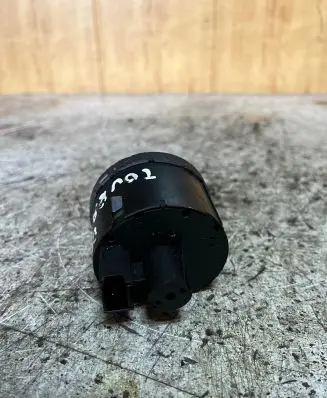 Volkswagen Touran I Light switch 1T0941431B