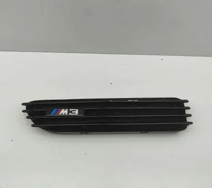BMW 3 E46 Fender grill 2694607