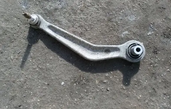 Rear upper control arm/wishbone