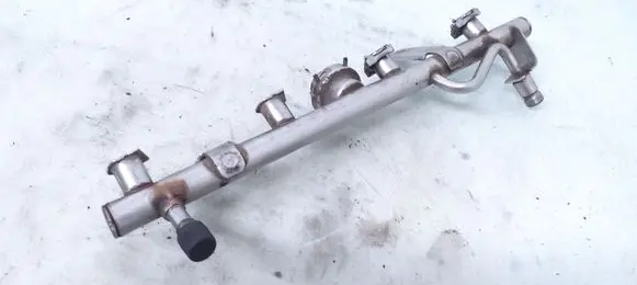 Mercedes-Benz E W211 Fuel main line pipe 304303 A1110780292