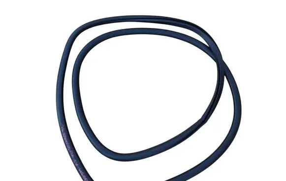 Volkswagen Touareg I Rear door rubber seal (on body) 7L0867367E