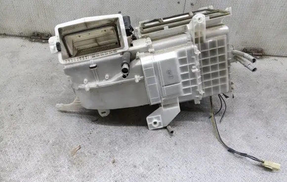Toyota Corolla Verso E121 Interior heater climate box assembly 870103140
