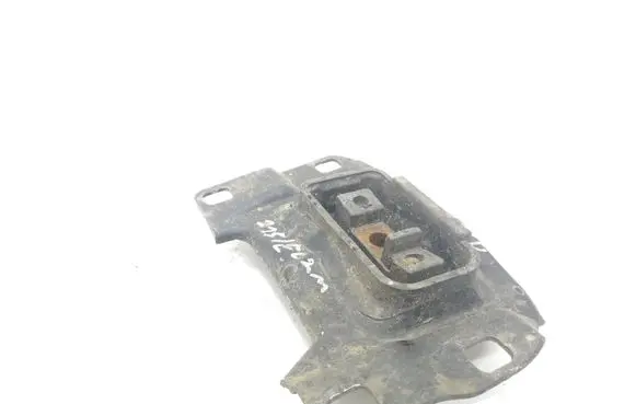 Ford Focus Engine mount bracket