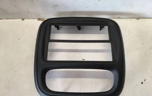 Opel Vivaro Radio/GPS head unit trim 682603912R