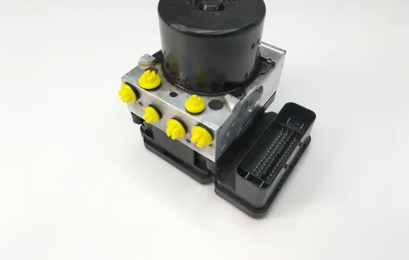 Ford Focus ABS Pump 10021207234 BV612C405AF