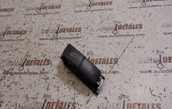 Mercedes-Benz C W204 Central locking switch button A2048706410
