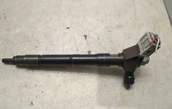 Mazda CX-5 Fuel injector SH0113H50