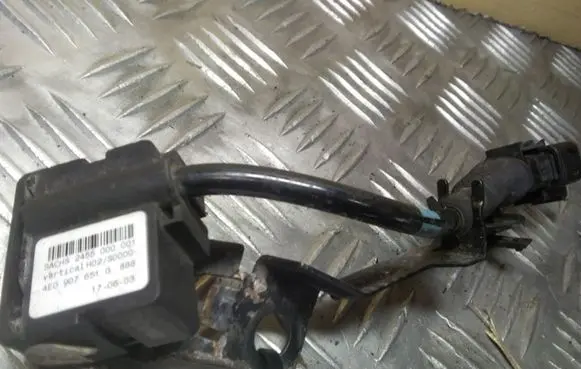 Audi A8 S8 D3 4E Speed sensor (speedometer sensor) 4E0907651G 2455000001