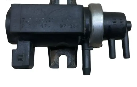BMW 5 E39 Turbo solenoid valve 72190323 2246175