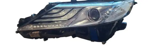 Toyota Camry VIII XV70 Headlight/headlamp