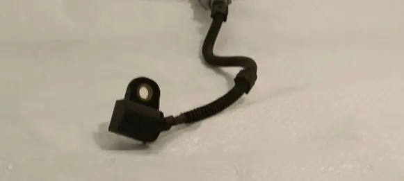 Volkswagen Touran I Crankshaft position sensor 9805940