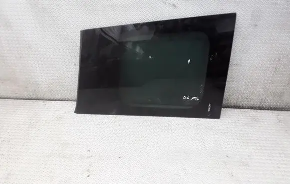 Mazda 5 Rear side window