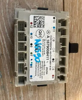 Mercedes-Benz EQC Door control unit/module A1679008411