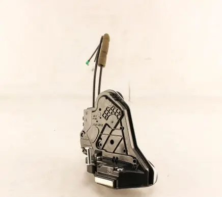 Toyota Camry Rear door lock 7072820B