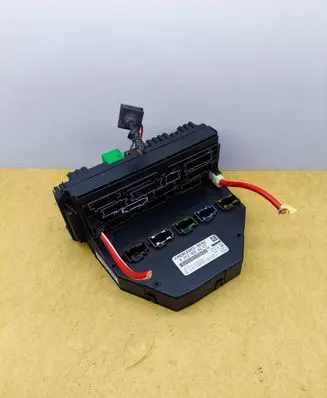 Mercedes-Benz C W204 Fuse module A2129008207 A2129016000 A2129024403
