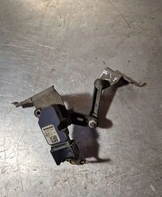 Headlight/headlamp level sensor