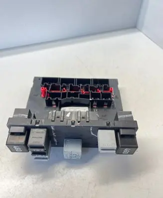 Volkswagen Golf V Comfort/convenience module 3C8937049E F005V00745 01021134