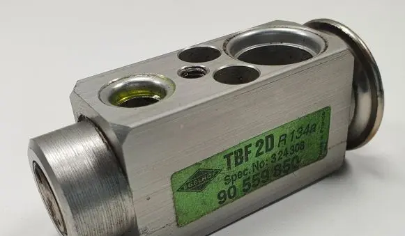 Opel Astra G Air conditioning (A/C) expansion valve D52752