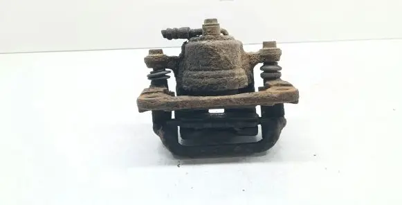Nissan Qashqai+2 Rear brake caliper