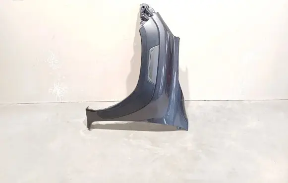 Toyota Hilux VIII Fender