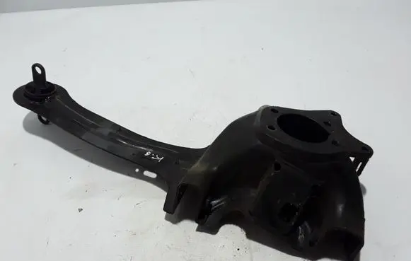 Rear wheel hub spindle/knuckle