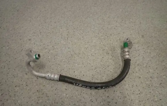 KIA Venga Air conditioning (A/C) pipe/hose