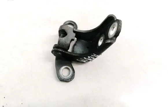Honda FR-V Rear door lower hinge