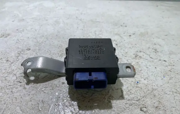 Toyota Hilux (AN10, AN20, AN30) Day light relay 8264212050 0617004240