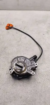 BMW 7 F01 F02 F03 F04 Vacuum pump 8605976