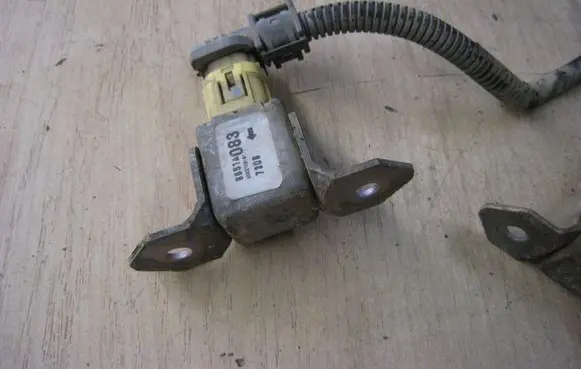 Mitsubishi L200 Airbag deployment crash/impact sensor 8851A083