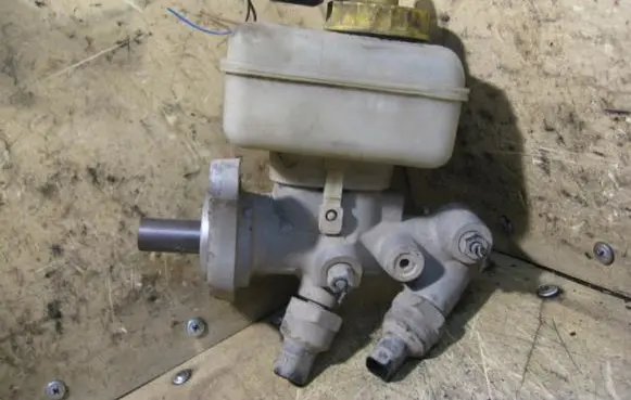 Audi A3 S3 8L Master brake cylinder 23DEATE510