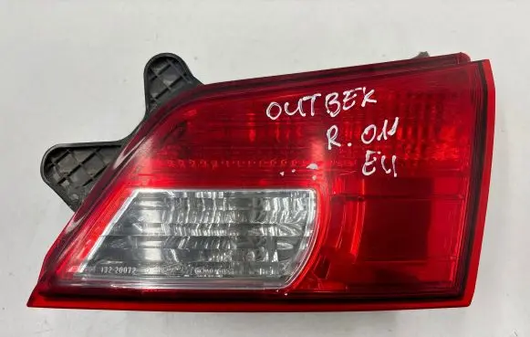 Tailgate rear/tail lights