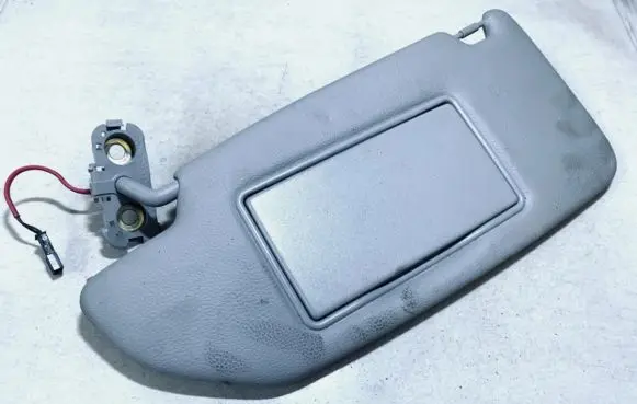 Volvo V70 Sun visor