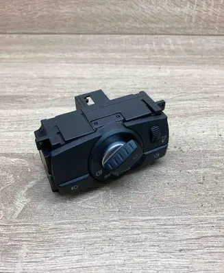BMW 5 E60 E61 Light switch 6988554