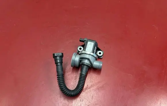 BMW X1 U11 Fuel tank valve 9884310