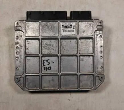 Toyota Yaris Engine control unit/module 8966152G51 2014161F 2120004161