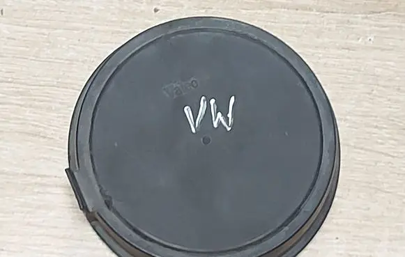 Volkswagen PASSAT B6 Headlight/headlamp dust cover 89002008D
