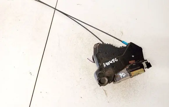 Toyota Avensis T250 Front door lock 