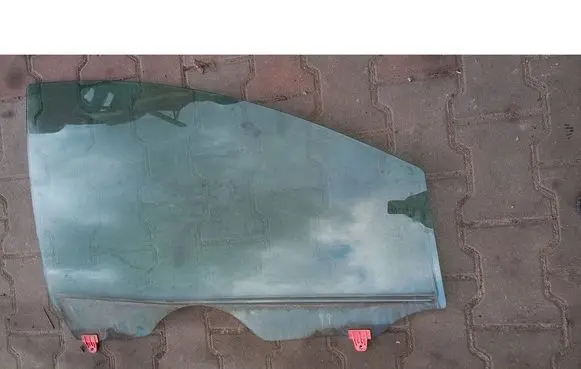 Nissan Quest Front door window glass four-door 
