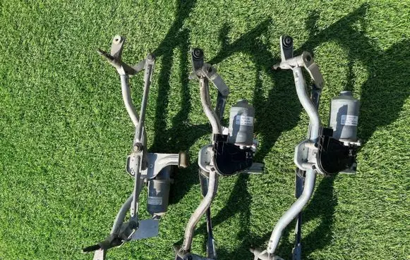 Renault Trafic III (X82) Wiper motor