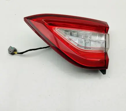 Maserati Levante Tailgate rear/tail lights 670106834