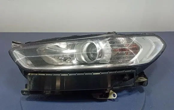 Ford Mondeo MK I Headlight/headlamp DS7313W030AE