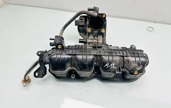 Toyota Auris E180 Intake manifold 1105865S01