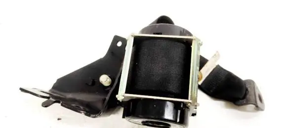 Mazda 3 I Rear seatbelt E40433009
