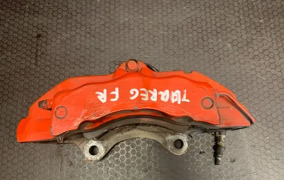 Volkswagen Touareg I Front brake caliper
