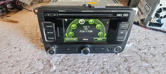 Skoda Yeti (5L) Radio/CD/DVD/GPS head unit 3T0035192D SKRNS315 RNS315