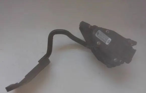 Seat Alhambra (Mk1) Accelerator throttle pedal 7M1721603 6PV00777003 98VW9F836AA