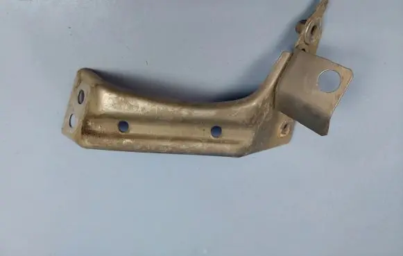 Volkswagen PASSAT B8 Fender mounting bracket 3G0821141