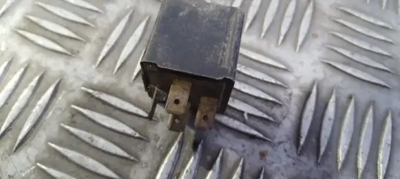 Volkswagen Golf II Other relay 191955529